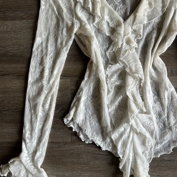 Newport News Cream Lace Ruffle Blouse - Picture 7 of 8
